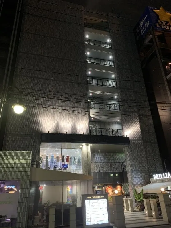 ｷﾞｬﾗﾘｰﾔﾏﾓﾄﾋﾞﾙ4階4号室の物件画像