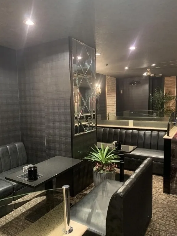 ｷﾞｬﾗﾘｰﾔﾏﾓﾄﾋﾞﾙ4階4号室の物件画像